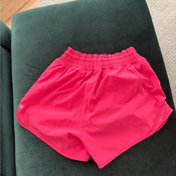 Lululemon Hotty Hot High-Rise Shorts | 4" | Color Glaze Pink | Size 2 - Picture 4 of 8